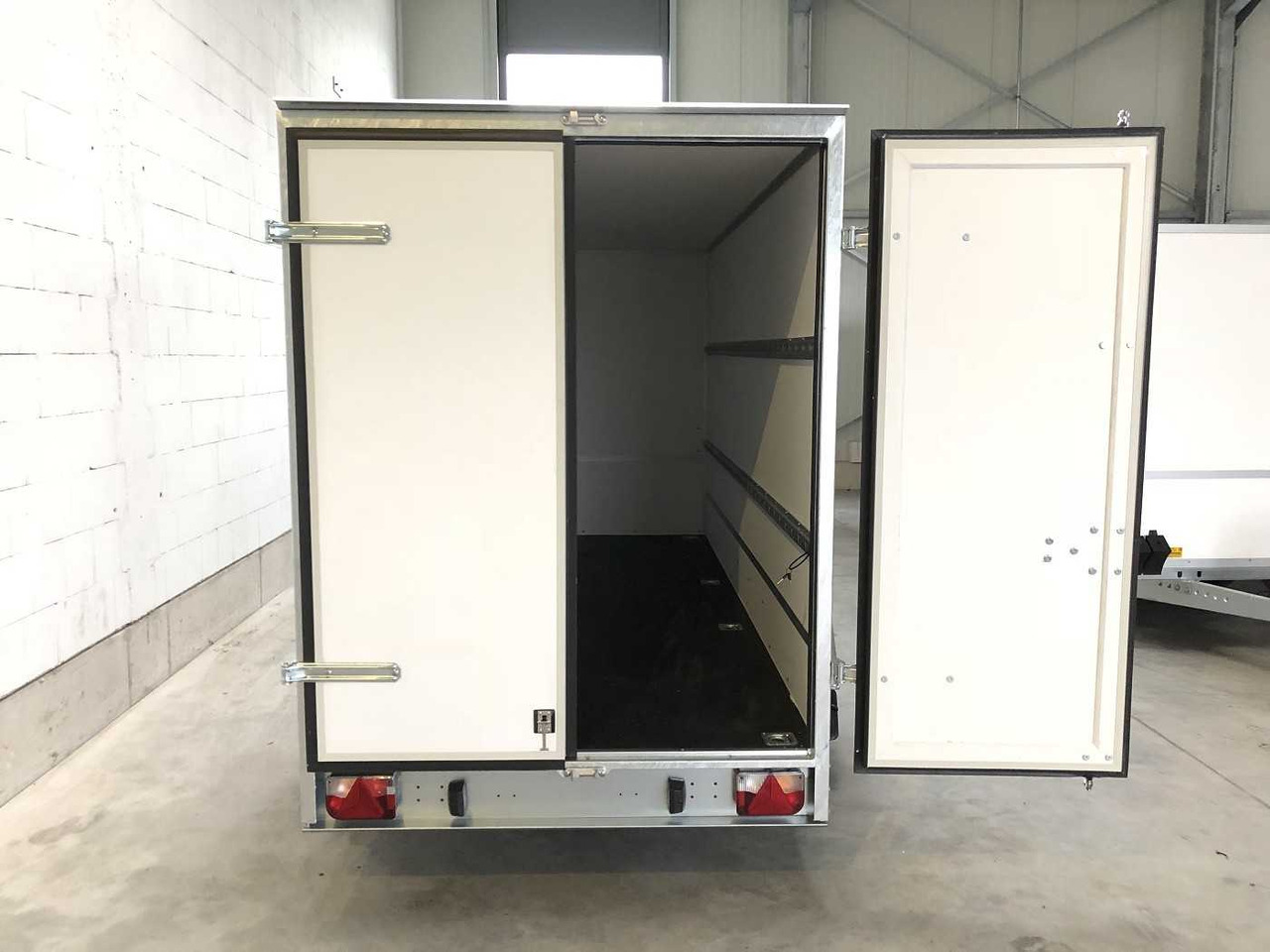 New Closed box trailer BLYSS F2736HTD Kofferanhänger: picture 6