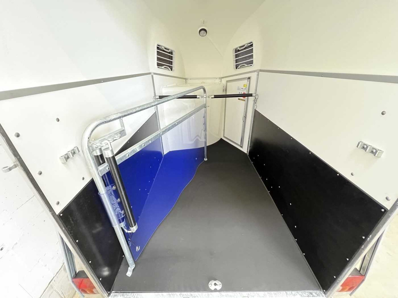 New Horse trailer BOECKMANN Duo Esprit silv+bl SK TrS 100 Pferdeanhänger: picture 10