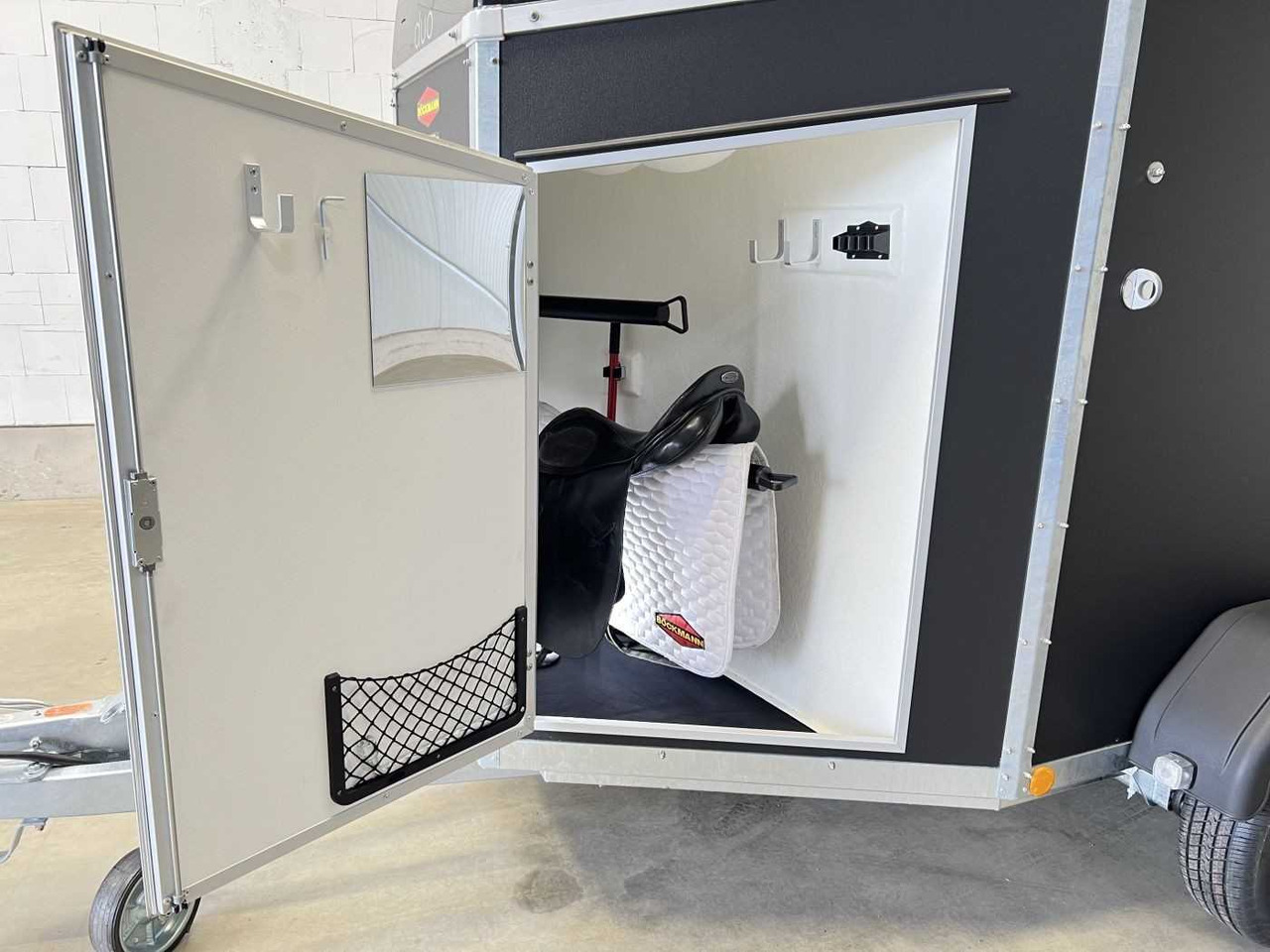 New Horse trailer BOECKMANN Duo Esprit silv+bl SK TrS 100 Pferdeanhänger: picture 21