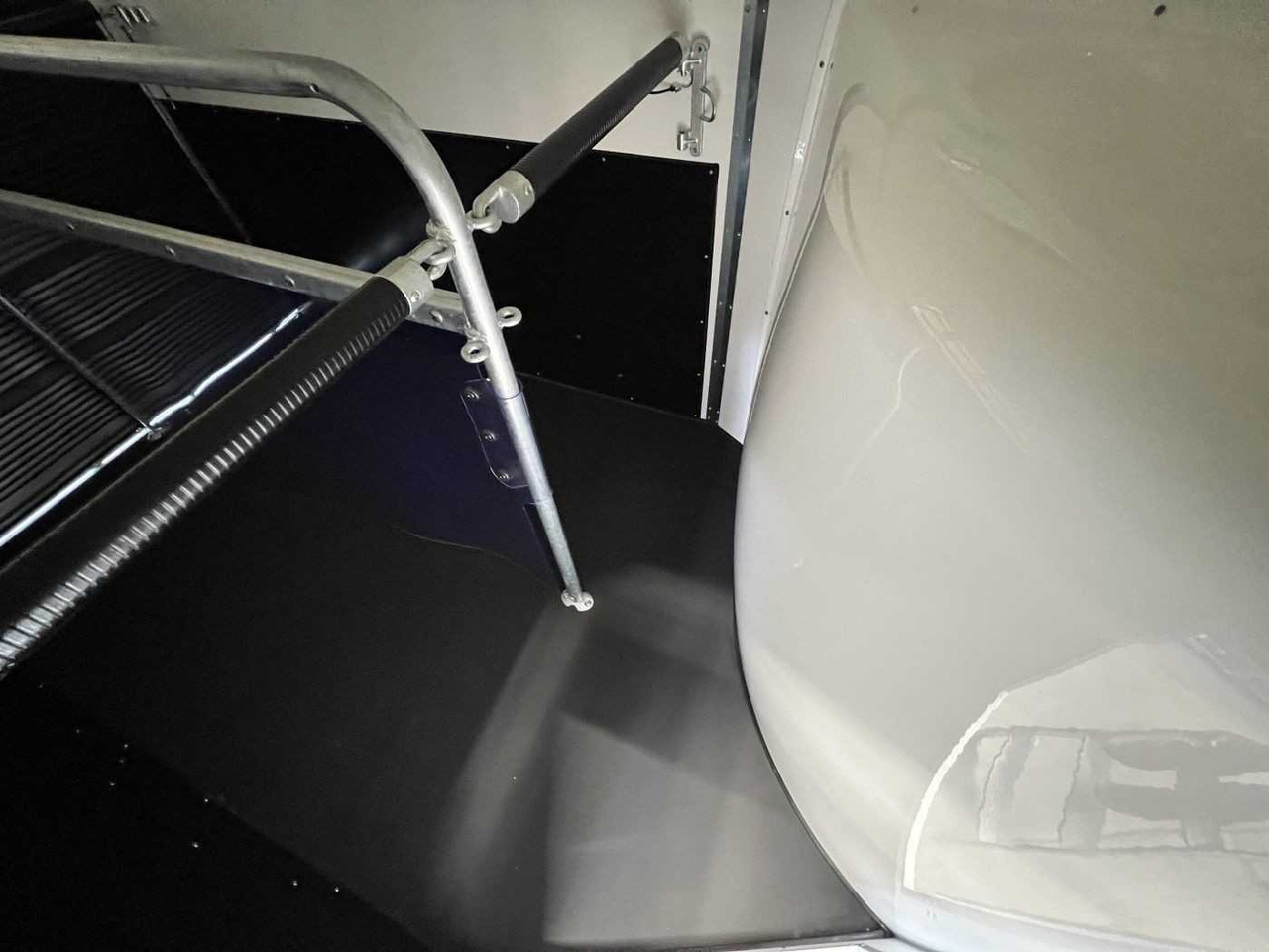 New Horse trailer BOECKMANN Duo Esprit silv+bl SK TrS 100 Pferdeanhänger: picture 19