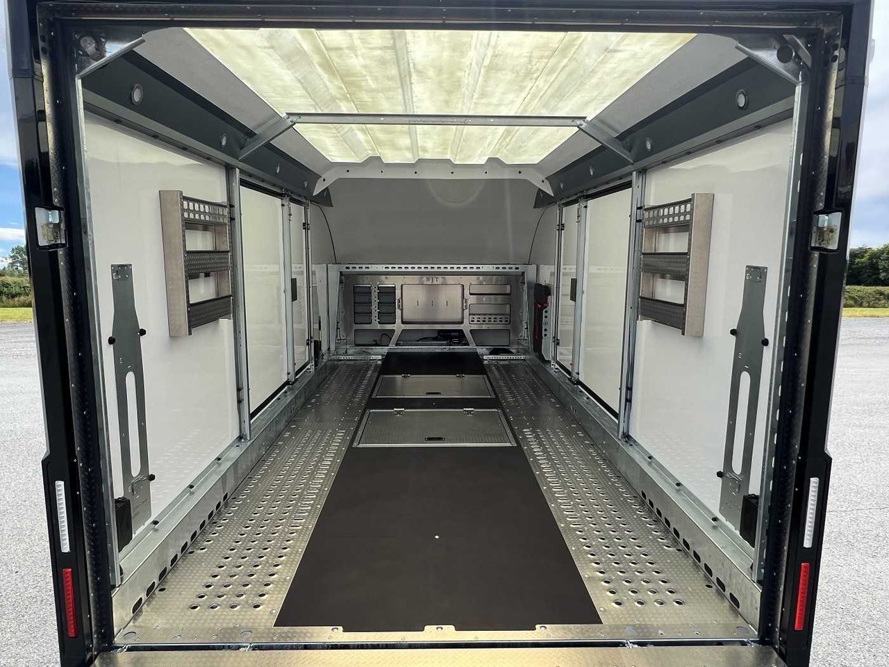 New Autotransporter trailer BRIAN_JAMES Race Transporter 5 Autotransporter geschlossen: picture 11