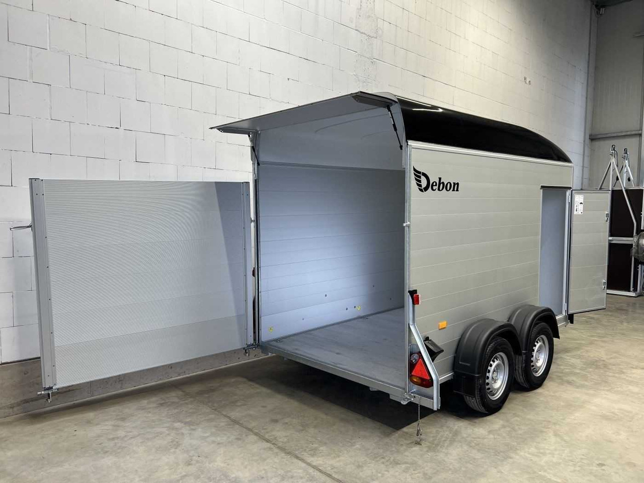 CHEVAL LIBERTE DEBON C500 Roadster Kofferanhänger - Motorcycle trailer: picture 2 CHEVAL LIBERTE DEBON C500 Roadster Kofferanhänger - Motorcycle trailer: picture 2