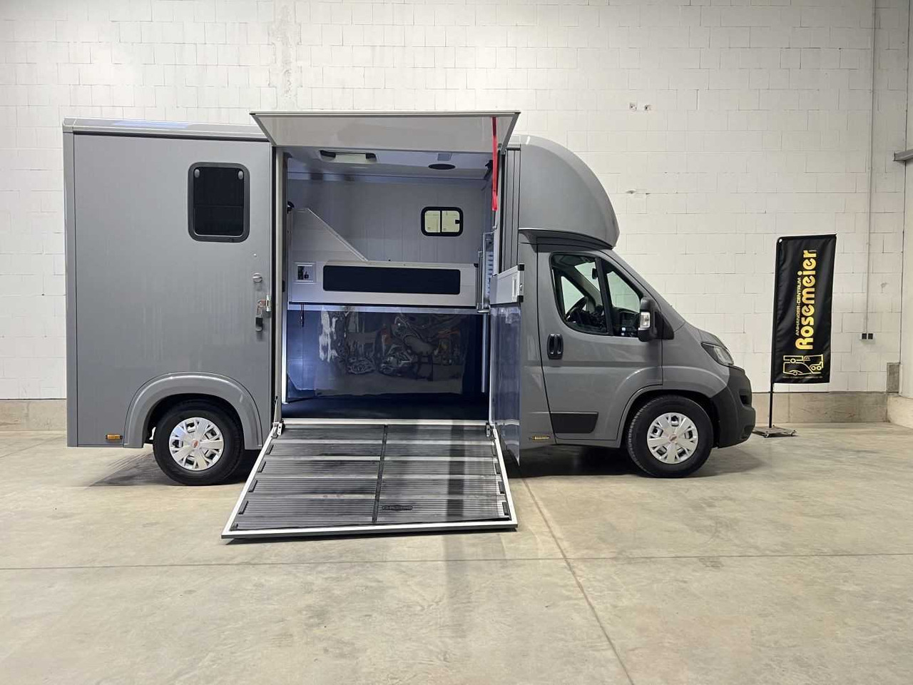 Fiat Compact Basic LKW - Horse truck: picture 1 Fiat Compact Basic LKW - Horse truck: picture 1