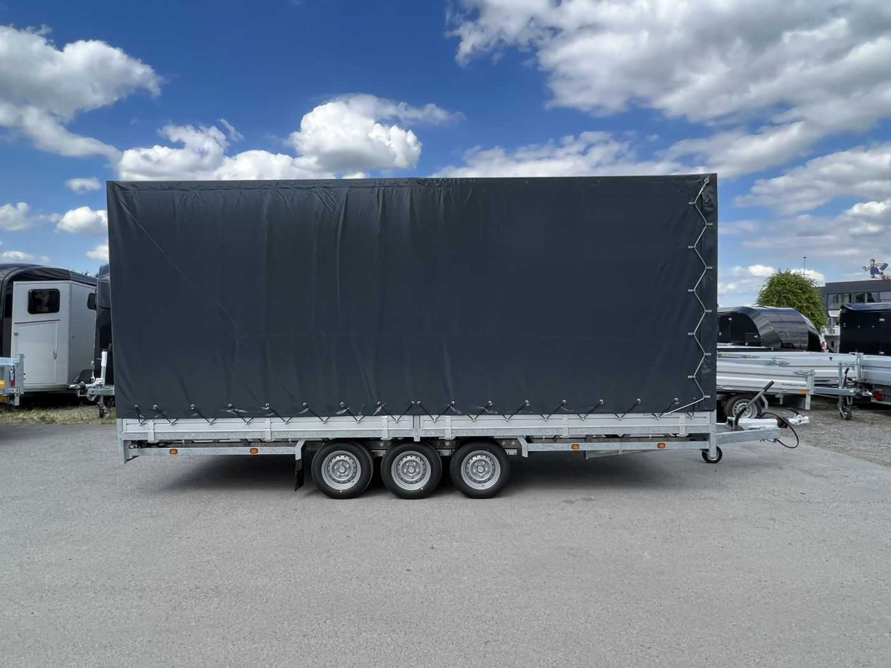 HULCO Medax-3 3500 Plane Hochlader - Curtainsider trailer: picture 1 HULCO Medax-3 3500 Plane Hochlader - Curtainsider trailer: picture 1