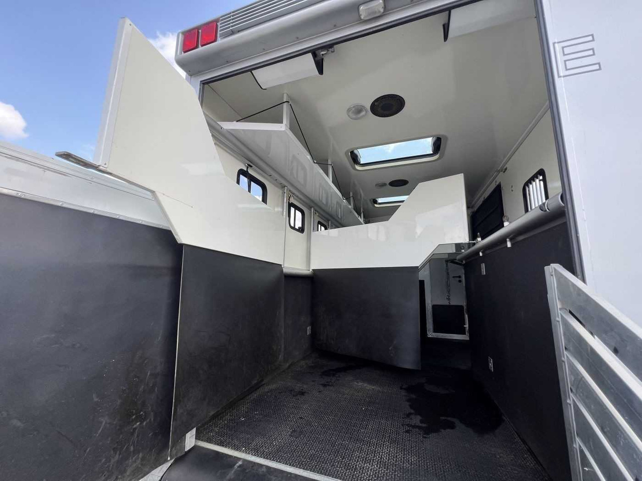 Horse truck MERCEDES-BENZ Atego 1229 + Anhänger LKW: picture 15
