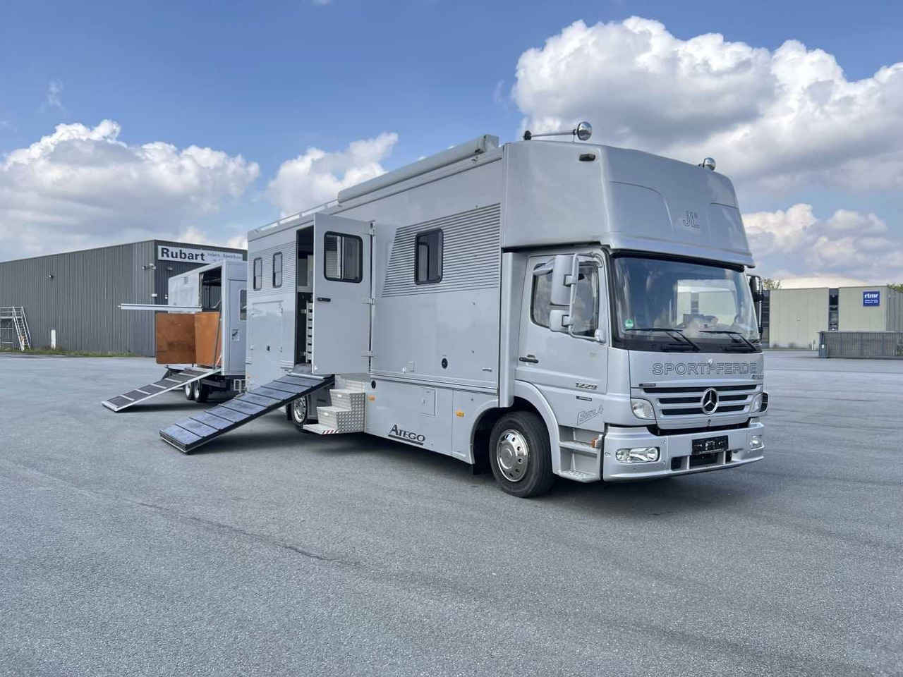 MERCEDES-BENZ Atego 1229 + Anhänger LKW - Horse truck: picture 1 MERCEDES-BENZ Atego 1229 + Anhänger LKW - Horse truck: picture 1