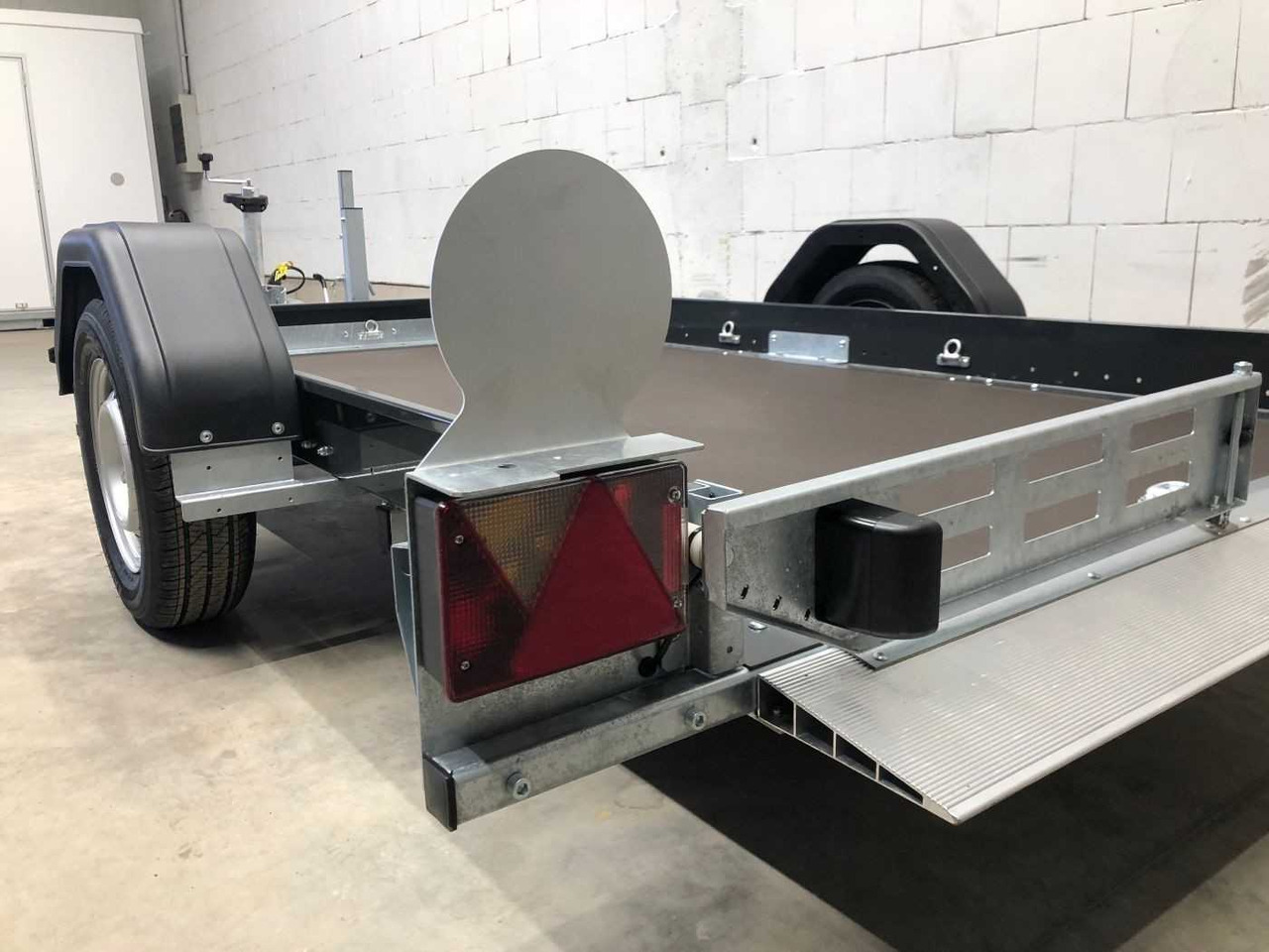 UNSINN UA 2615-7-13 Motorradanhänger - Motorcycle trailer: picture 4 UNSINN UA 2615-7-13 Motorradanhänger - Motorcycle trailer: picture 4