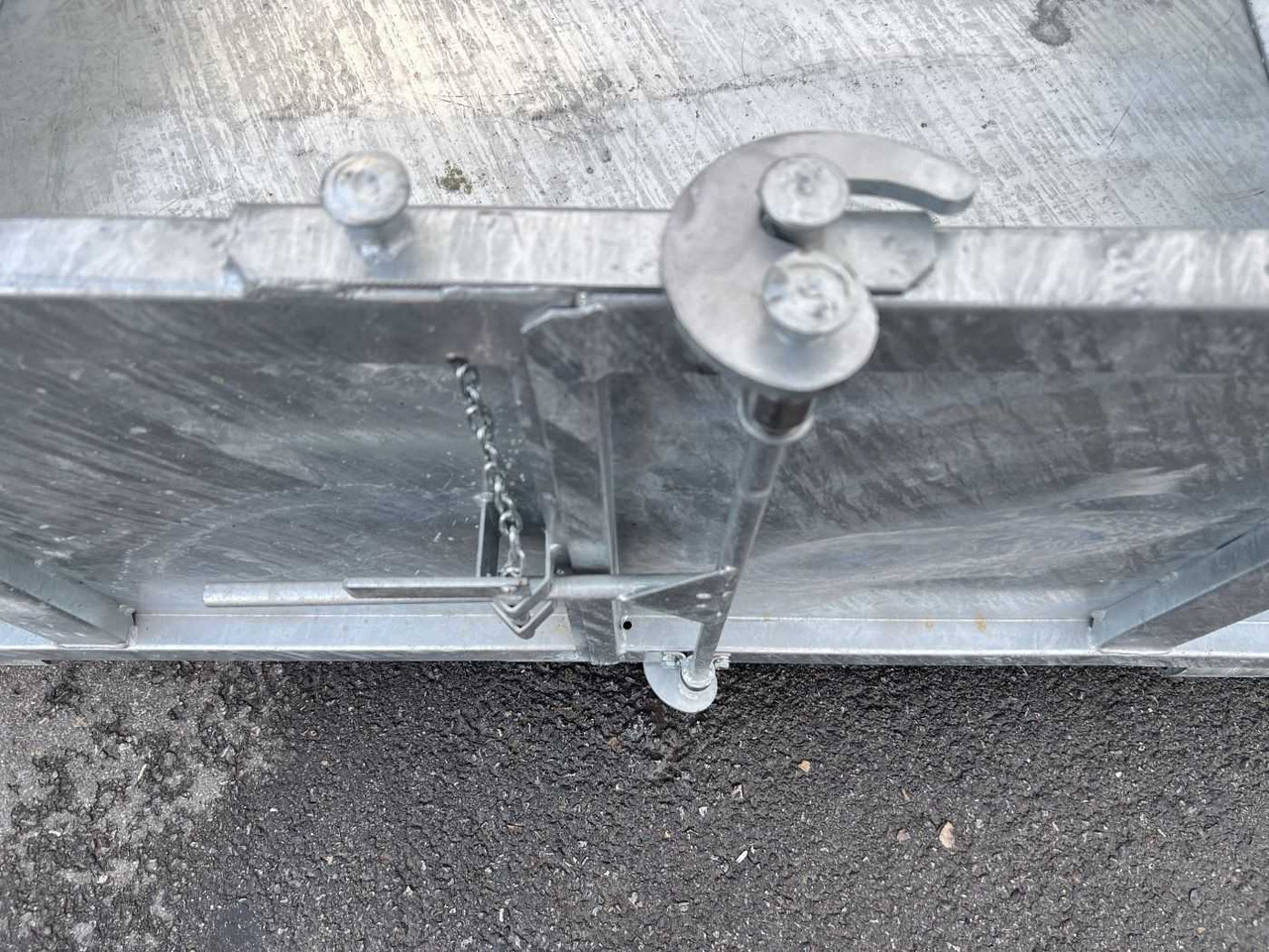 New Tipper trailer VEZEKO Mulde 575 Konos Tridem Muldenkipper: picture 8