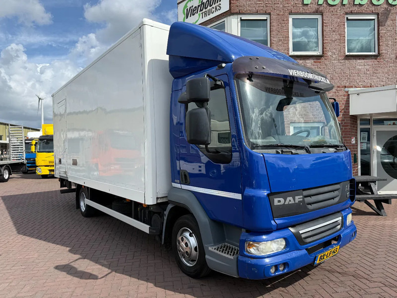 DAF LF 45.160 LF45-160 EEV Koffer mit Ladebordwand 8.300KG - Box truck: picture 1 DAF LF 45.160 LF45-160 EEV Koffer mit Ladebordwand 8.300KG - Box truck: picture 1
