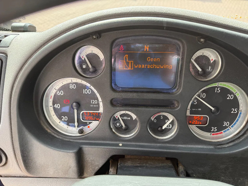 DAF LF 45.160 LF45-160 EEV Koffer mit Ladebordwand 8.300KG - Box truck: picture 2 DAF LF 45.160 LF45-160 EEV Koffer mit Ladebordwand 8.300KG - Box truck: picture 2