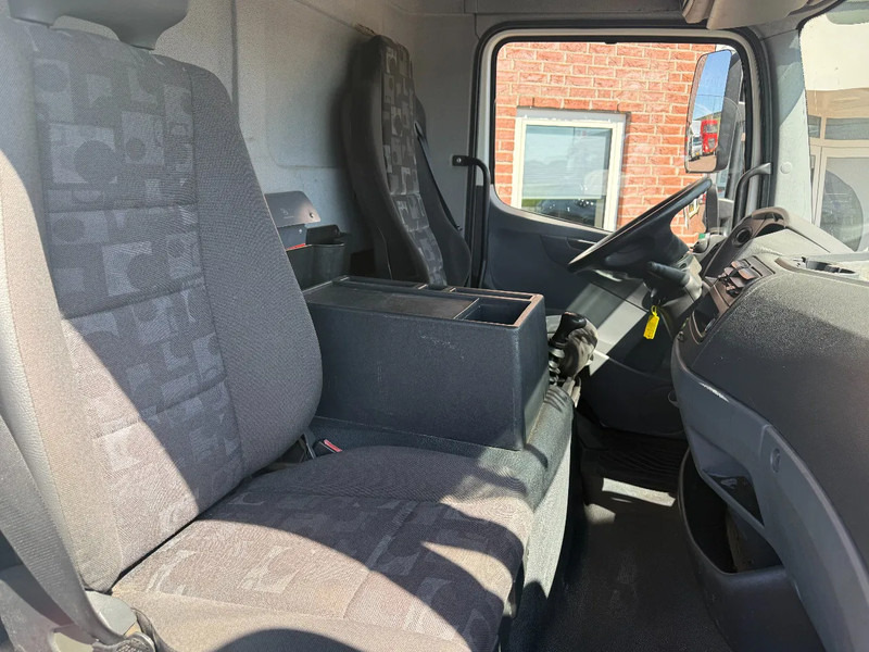 Mercedes-Benz Atego 1018 Atego 1018L Koffer mit LBW /Schalgetriebe/Klima/Euro5 - Box truck: picture 3 Mercedes-Benz Atego 1018 Atego 1018L Koffer mit LBW /Schalgetriebe/Klima/Euro5 - Box truck: picture 3