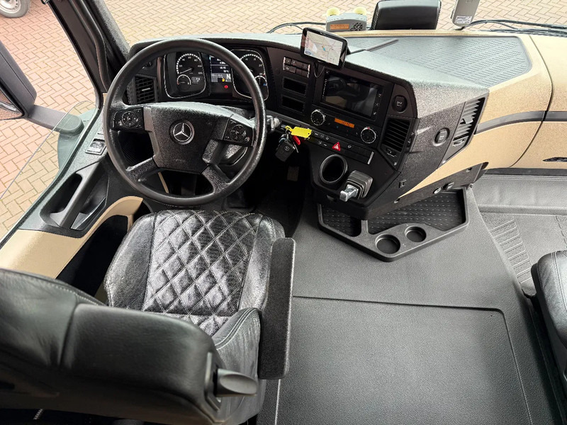 Mercedes-Benz Actros Actros 1943LS Hydrauliek / 478.040KM / Leer / Dealer onderhouden / Top staat - Tractor unit: picture 4 Mercedes-Benz Actros Actros 1943LS Hydrauliek / 478.040KM / Leer / Dealer onderhouden / Top staat - Tractor unit: picture 4