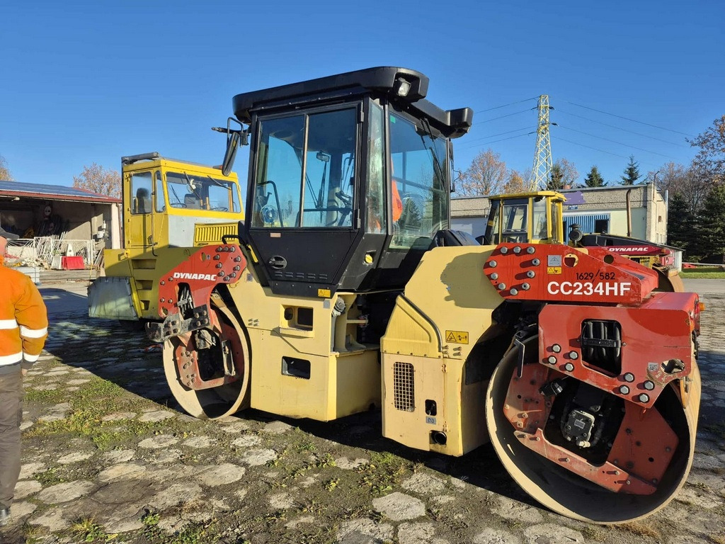 DYNAPAC CC 234HF - Road roller: picture 1 DYNAPAC CC 234HF - Road roller: picture 1