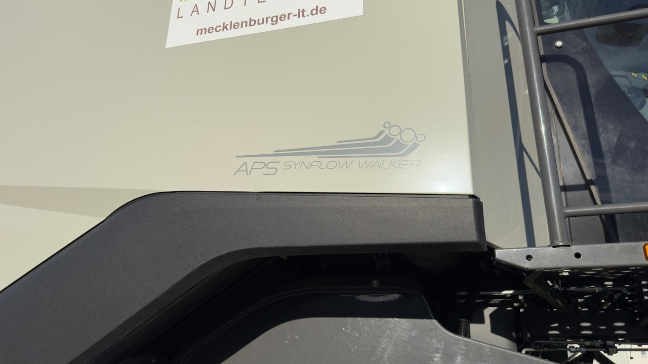 Combine harvester CLAAS Lexion 6900 TerraTrac 890 full Options: picture 21