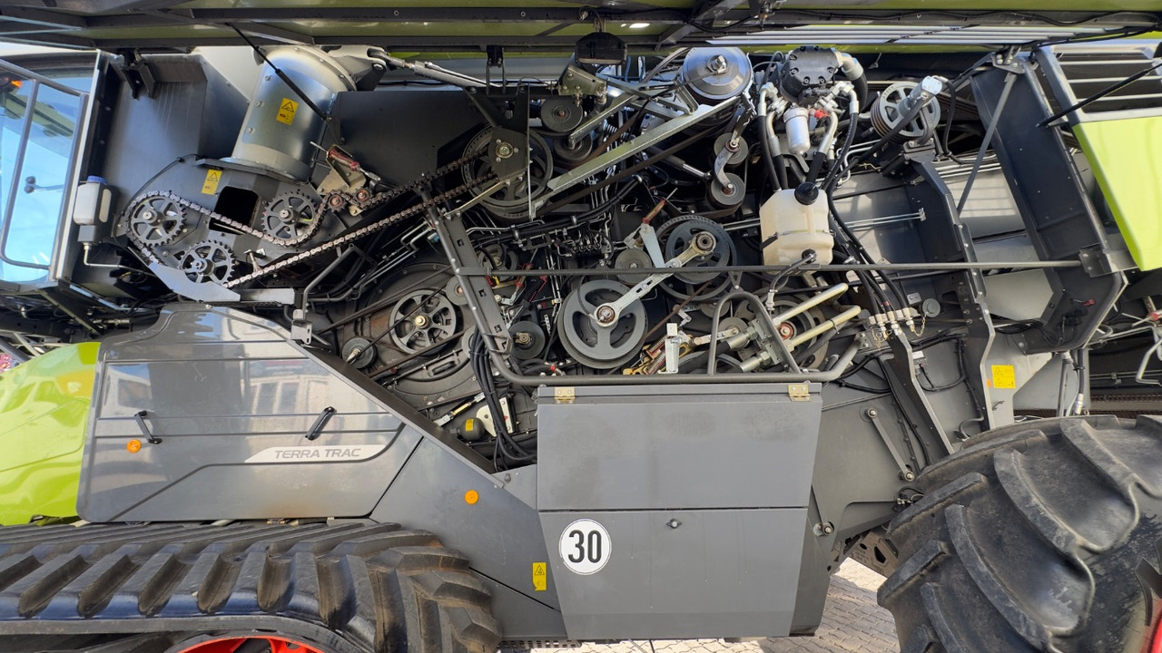 Combine harvester CLAAS Lexion 6900 TerraTrac 890 full Options: picture 16