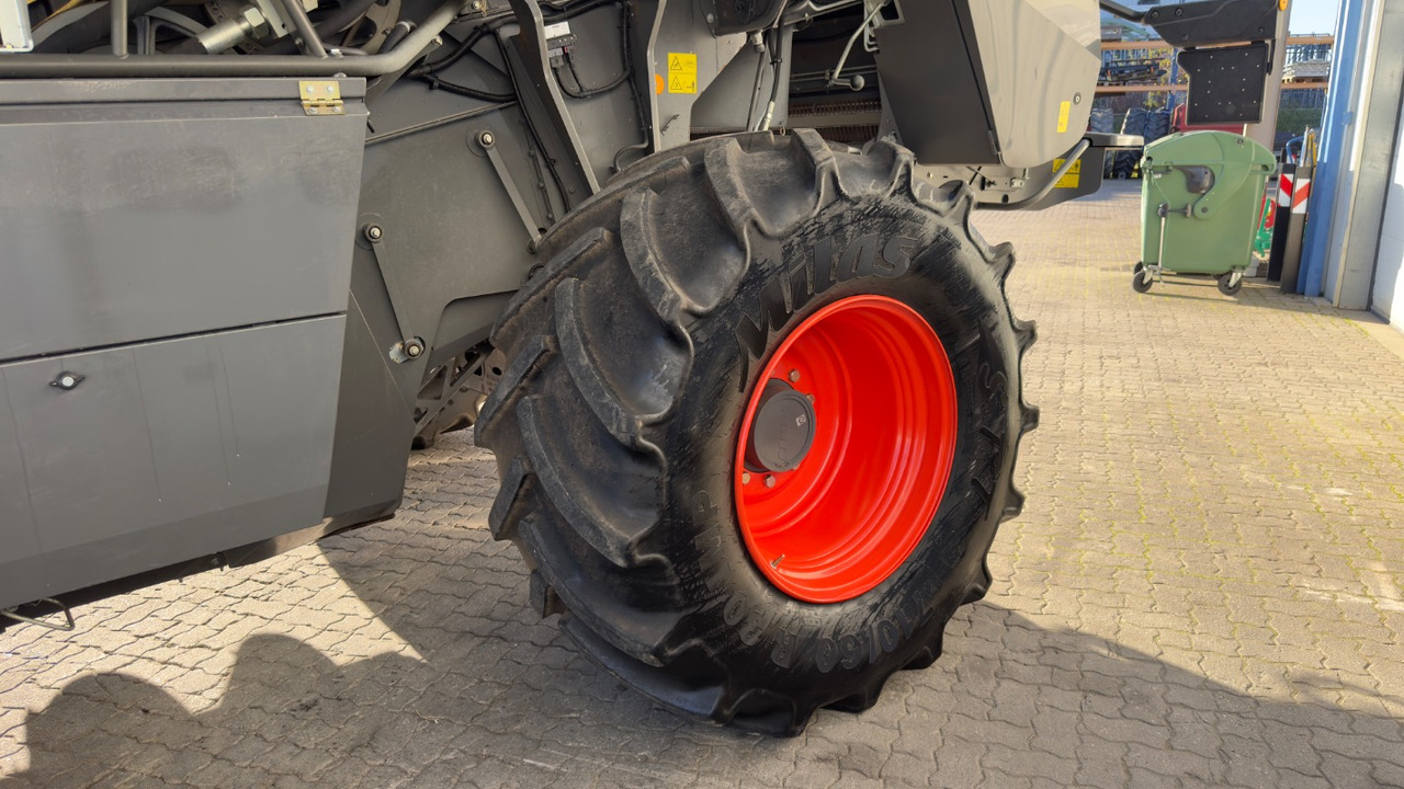 Combine harvester CLAAS Lexion 6900 TerraTrac 890 full Options: picture 14