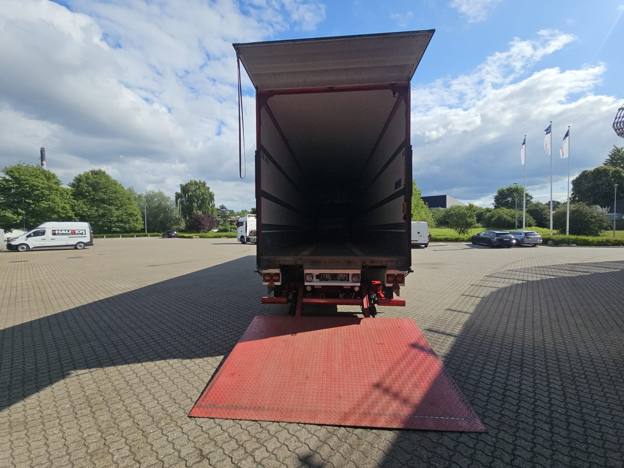 Kel-Berg 2 Aksel City 13,60 - Closed box semi-trailer: picture 4 Kel-Berg 2 Aksel City 13,60 - Closed box semi-trailer: picture 4