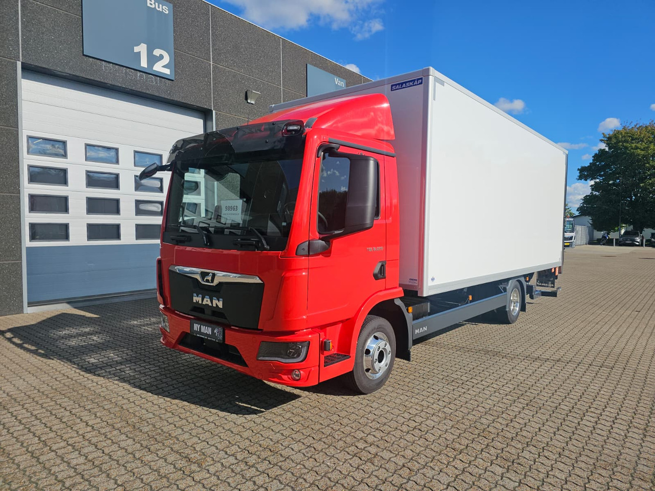 MAN TGL 8.220 - Box truck: picture 1 MAN TGL 8.220 - Box truck: picture 1