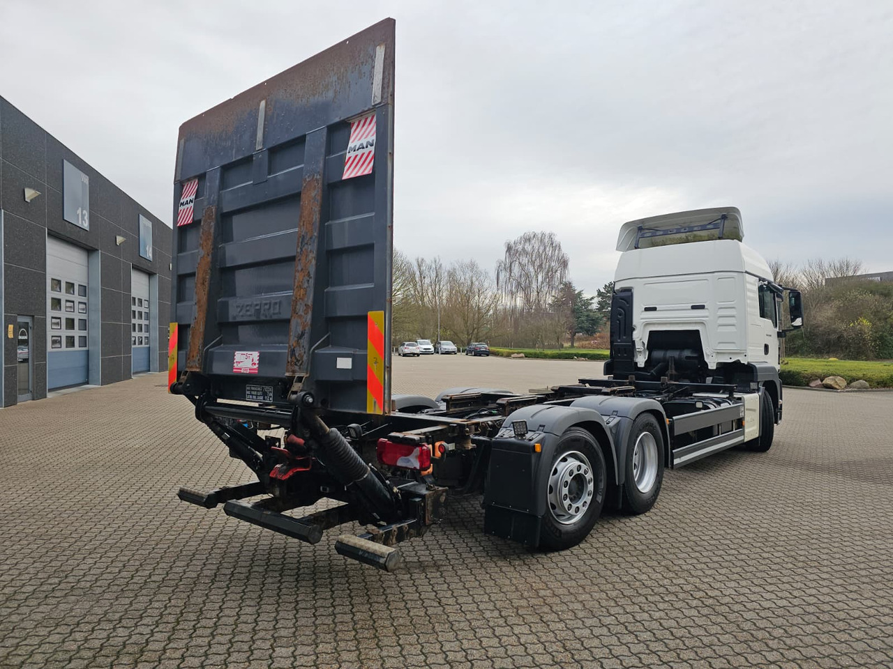 MAN TGS 26.500 6X2-4 - Container transporter/ Swap body truck: picture 3 MAN TGS 26.500 6X2-4 - Container transporter/ Swap body truck: picture 3