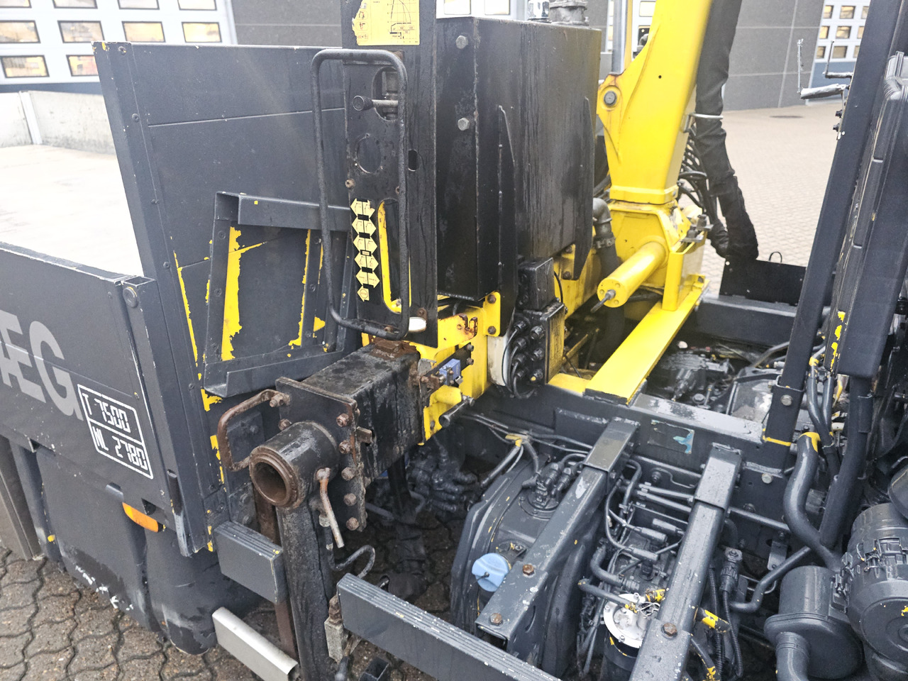 Dropside/ Flatbed truck, Crane truck Renault D-Serie: picture 10
