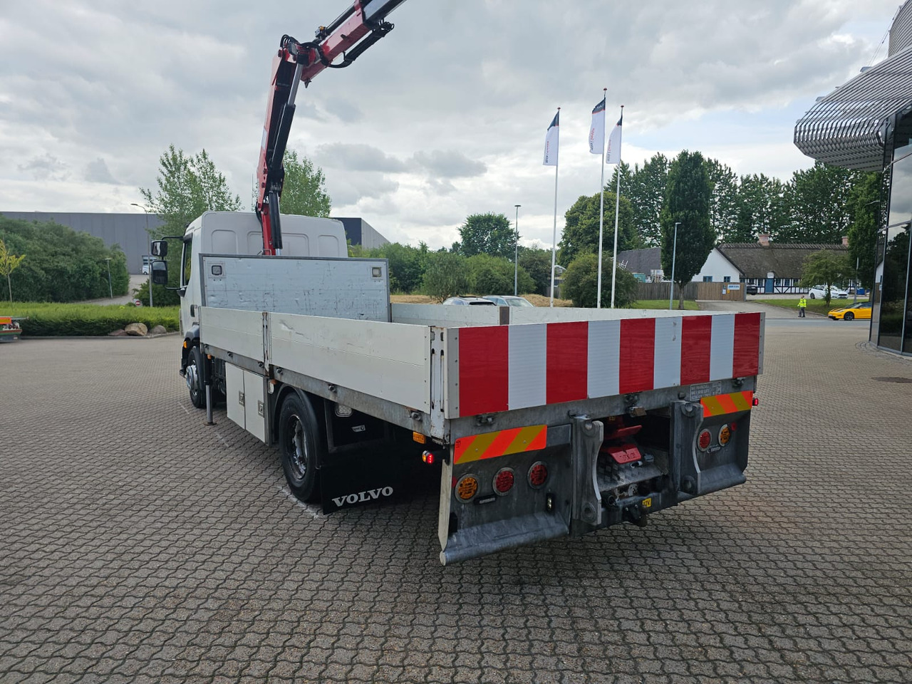 Volvo FL250 - Dropside/ Flatbed truck, Crane truck: picture 5 Volvo FL250 - Dropside/ Flatbed truck, Crane truck: picture 5