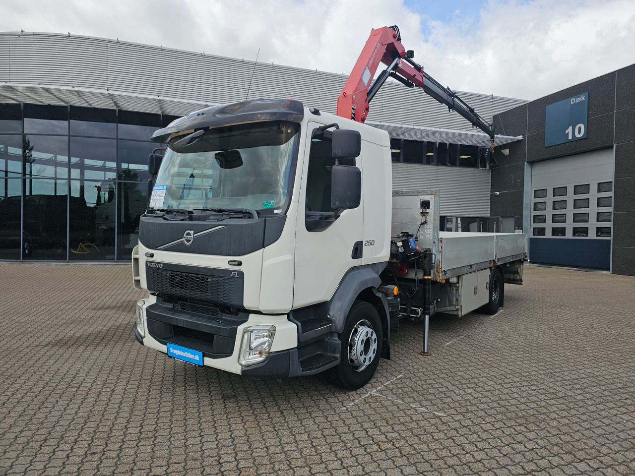 Volvo FL250 - Dropside/ Flatbed truck, Crane truck: picture 1 Volvo FL250 - Dropside/ Flatbed truck, Crane truck: picture 1