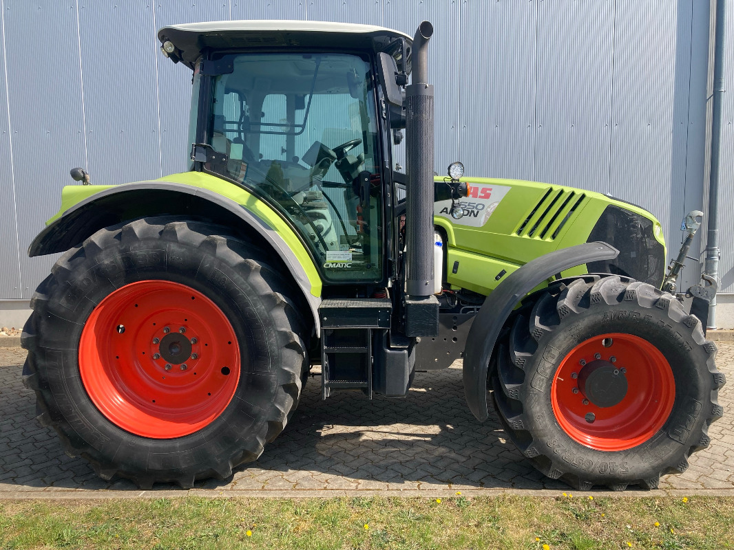 CLAAS Arion 650 CMATIC - Farm tractor: picture 1 CLAAS Arion 650 CMATIC - Farm tractor: picture 1