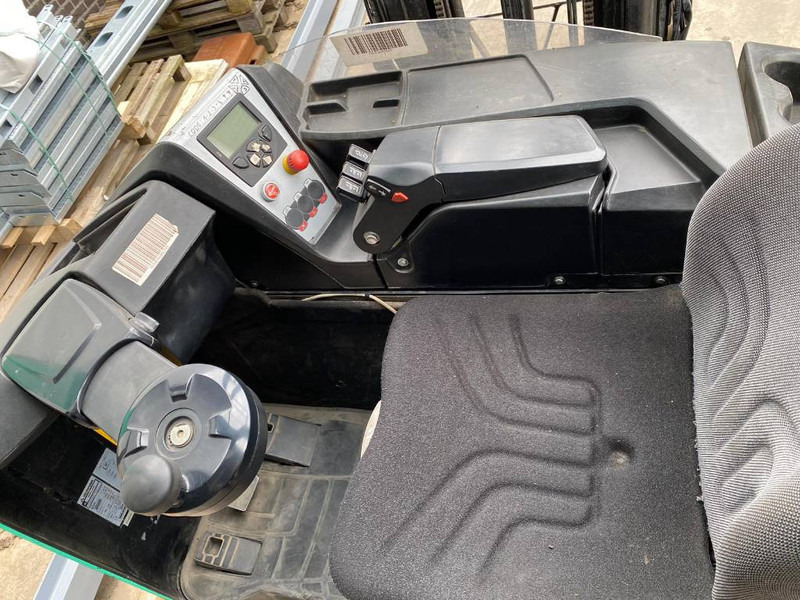 Mitsubishi RB20NH - Reach truck: picture 3 Mitsubishi RB20NH - Reach truck: picture 3
