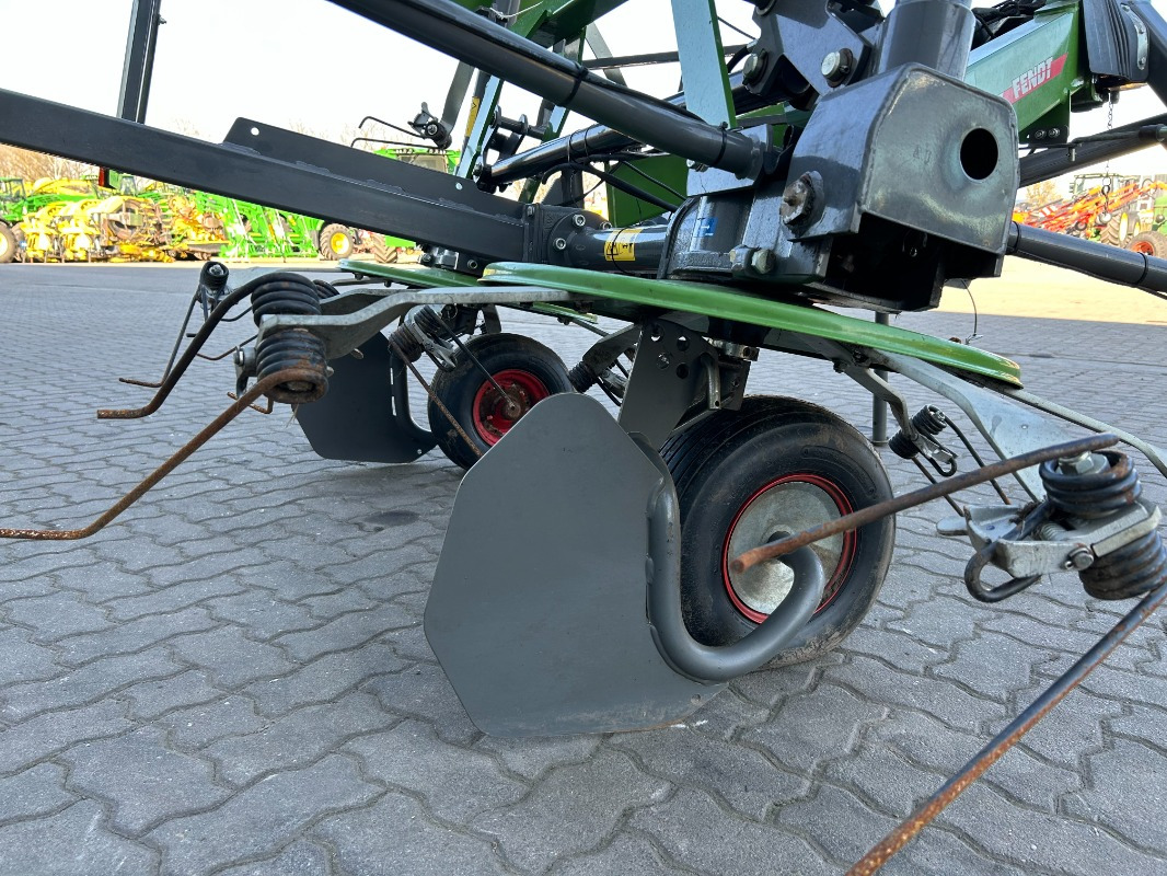 Fendt Lotus 770 - Tedder/ Rake: picture 3 Fendt Lotus 770 - Tedder/ Rake: picture 3