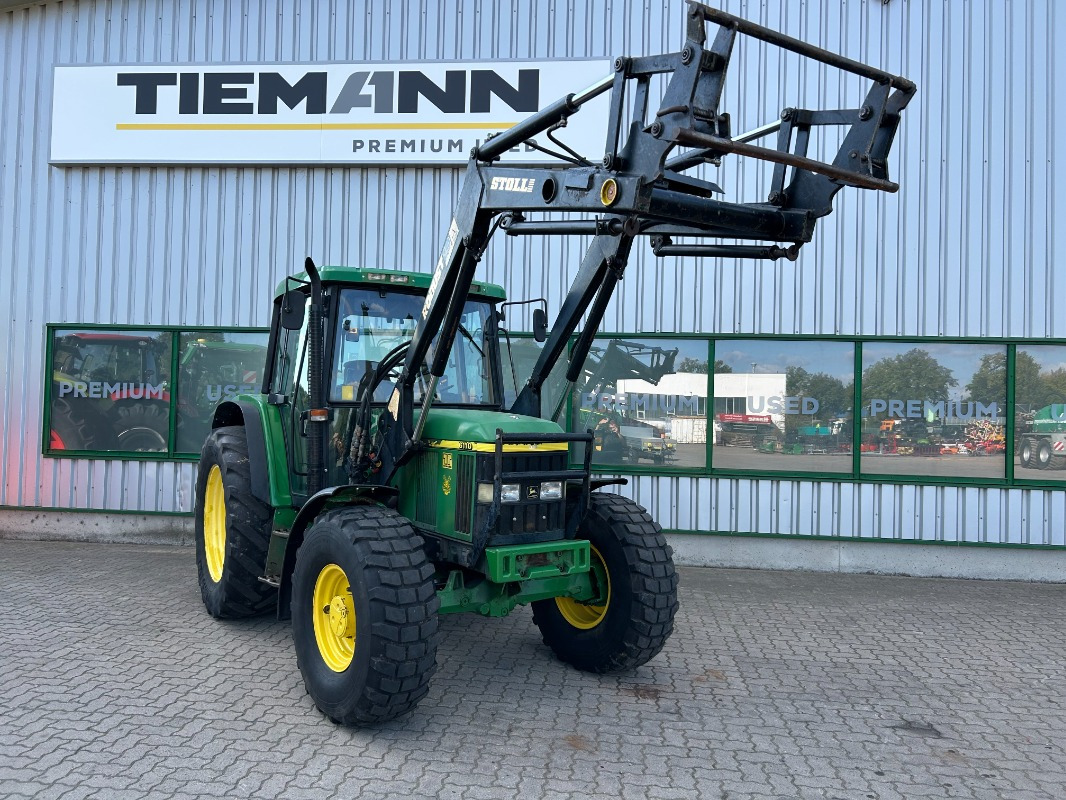 Farm tractor John Deere 6110: picture 10
