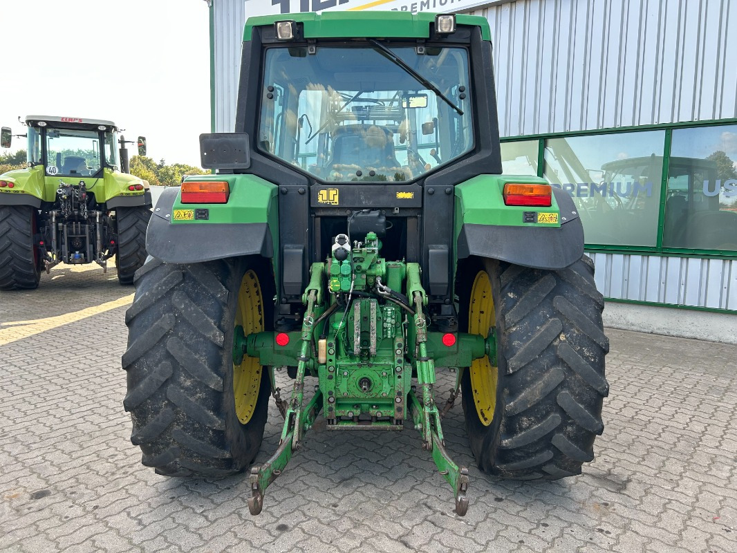 Farm tractor John Deere 6110: picture 6
