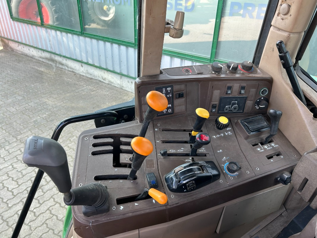 Farm tractor John Deere 6110: picture 13