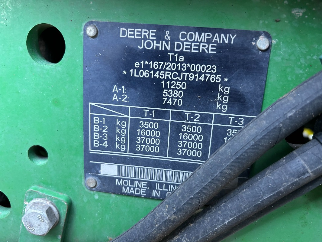 John Deere 6145R - Farm tractor: picture 2 John Deere 6145R - Farm tractor: picture 2