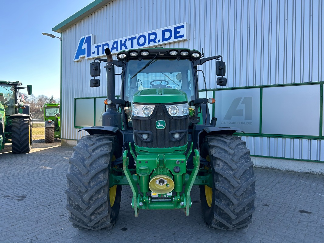 John Deere 6145R - Farm tractor: picture 3 John Deere 6145R - Farm tractor: picture 3