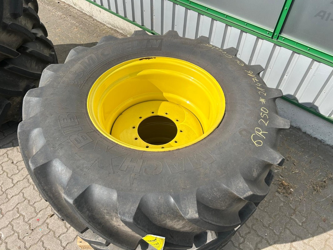 Michelin Kompletträder 710/70R42 600/70R30 - Tire: picture 2 Michelin Kompletträder 710/70R42 600/70R30 - Tire: picture 2