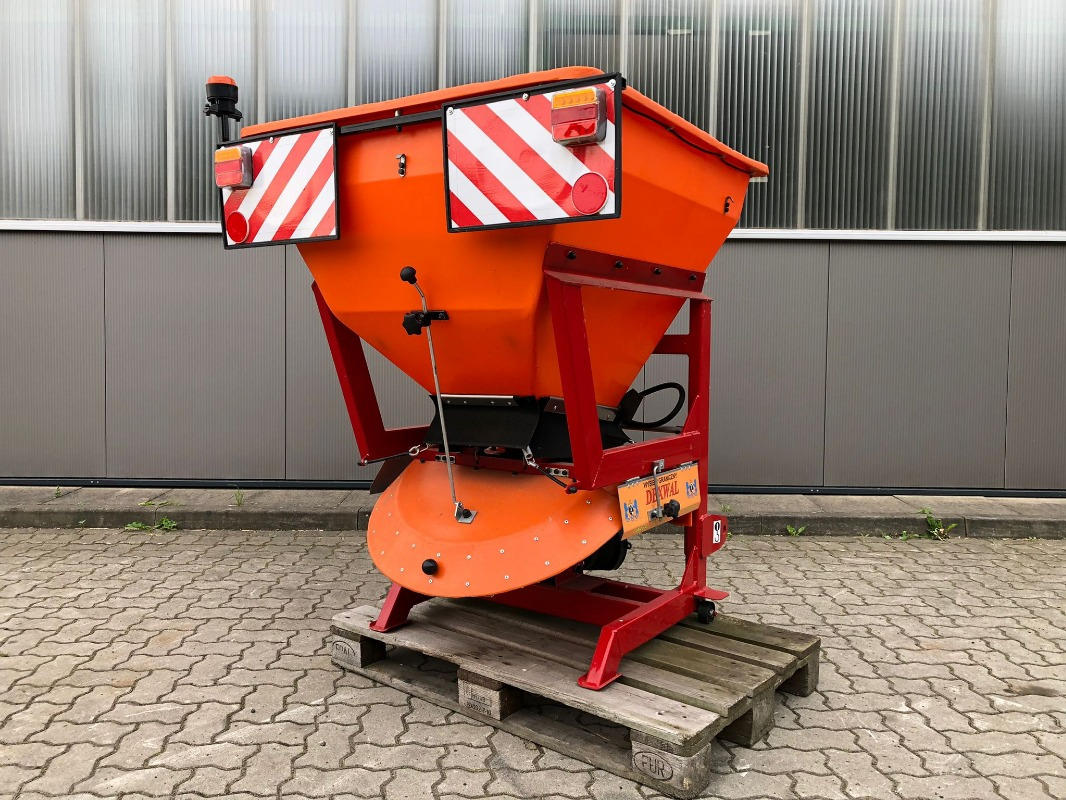 STEKRO WIBRO 600 - Sand/ Salt spreader: picture 4 STEKRO WIBRO 600 - Sand/ Salt spreader: picture 4