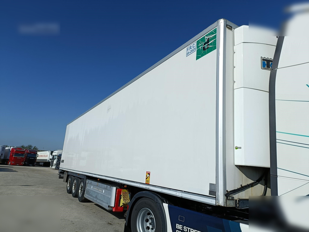 SCHMITZ - Refrigerator semi-trailer: picture 3 SCHMITZ - Refrigerator semi-trailer: picture 3