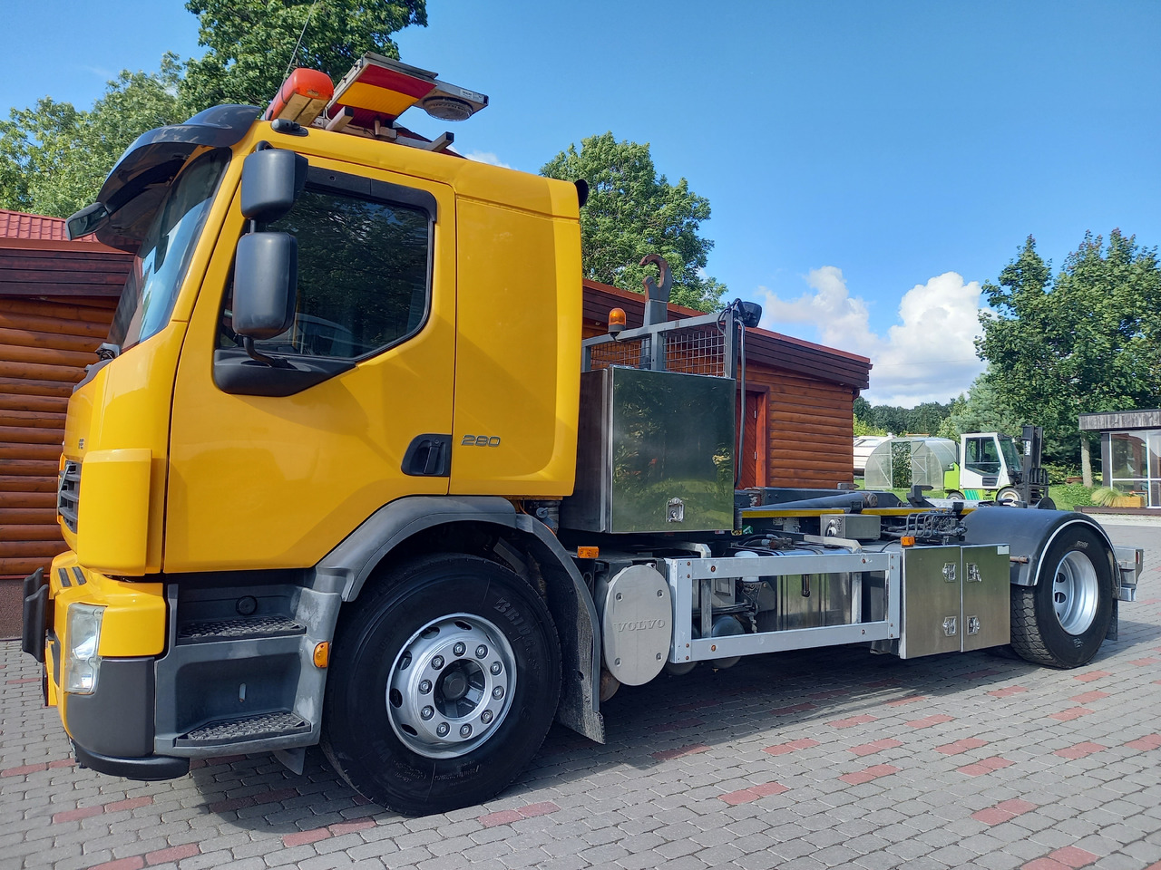Volvo FE 280, 4x2, Hooklift - Hook lift truck: picture 4 Volvo FE 280, 4x2, Hooklift - Hook lift truck: picture 4