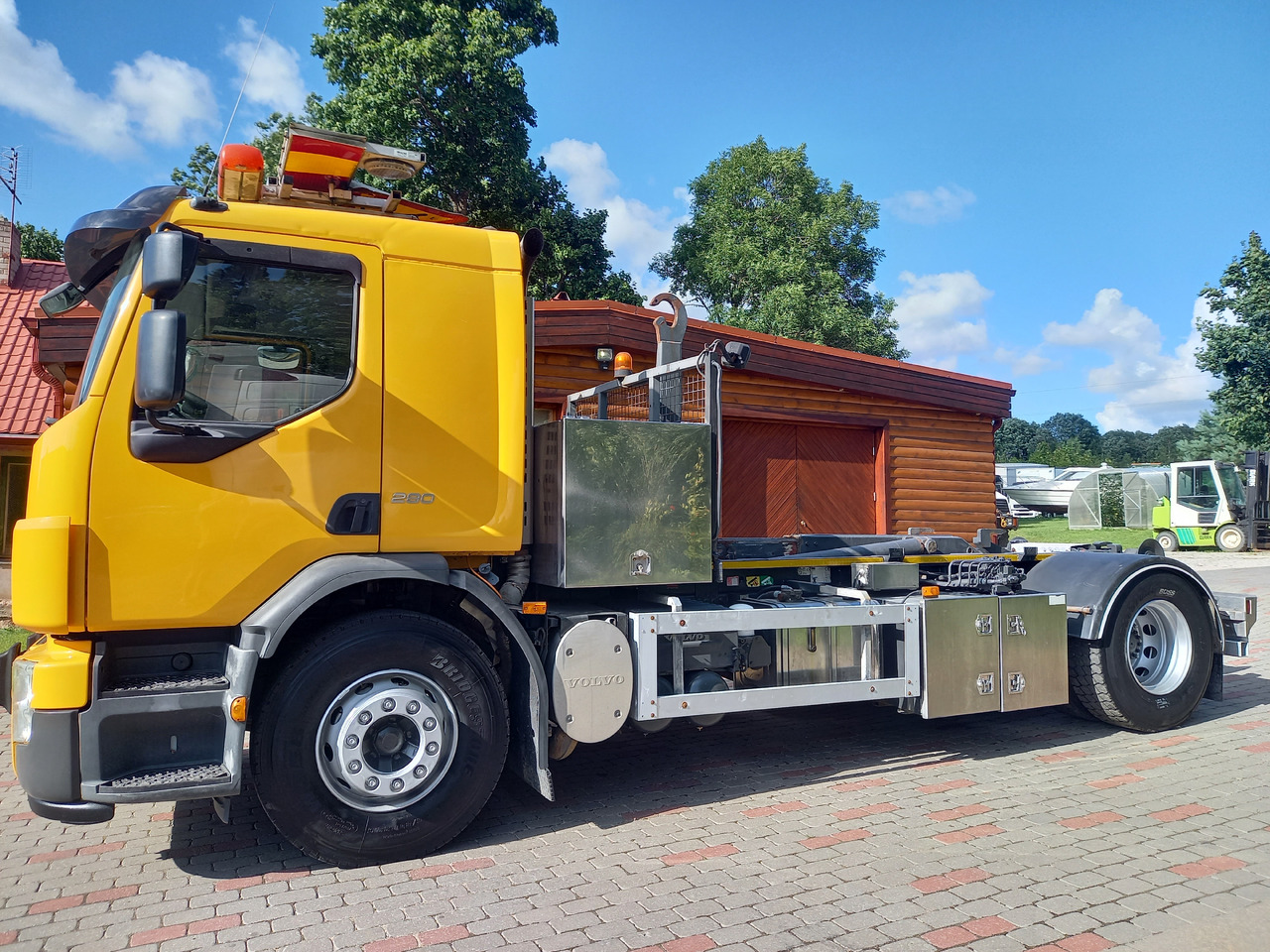 Volvo FE 280, 4x2, Hooklift - Hook lift truck: picture 5 Volvo FE 280, 4x2, Hooklift - Hook lift truck: picture 5