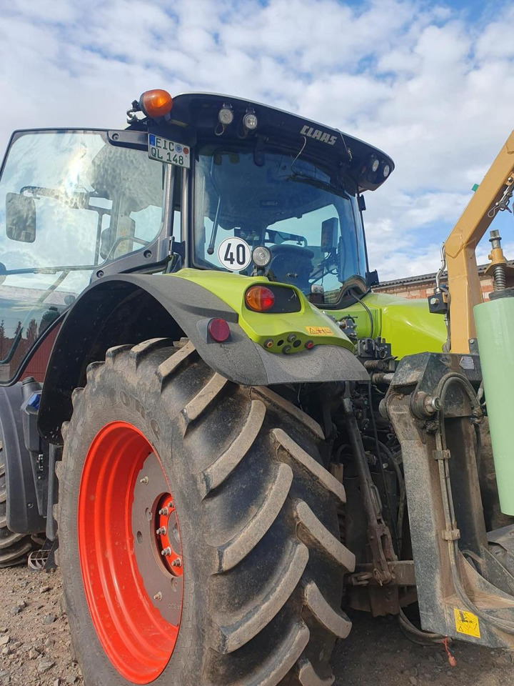 CLAAS Axion 810 - Farm tractor: picture 2 CLAAS Axion 810 - Farm tractor: picture 2