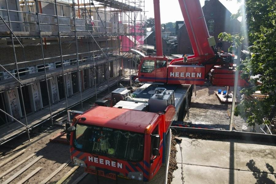 All terrain crane Demag AC220-5 Dutch Registration, 10x6x10, 220t Capacity: picture 12 All terrain crane Demag AC220-5 Dutch Registration, 10x6x10, 220t Capacity: picture 12