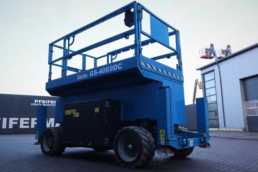 Scissor lift Genie GS4069 Electric, 14m Working Height, 363kg Capacit: picture 7 Scissor lift Genie GS4069 Electric, 14m Working Height, 363kg Capacit: picture 7