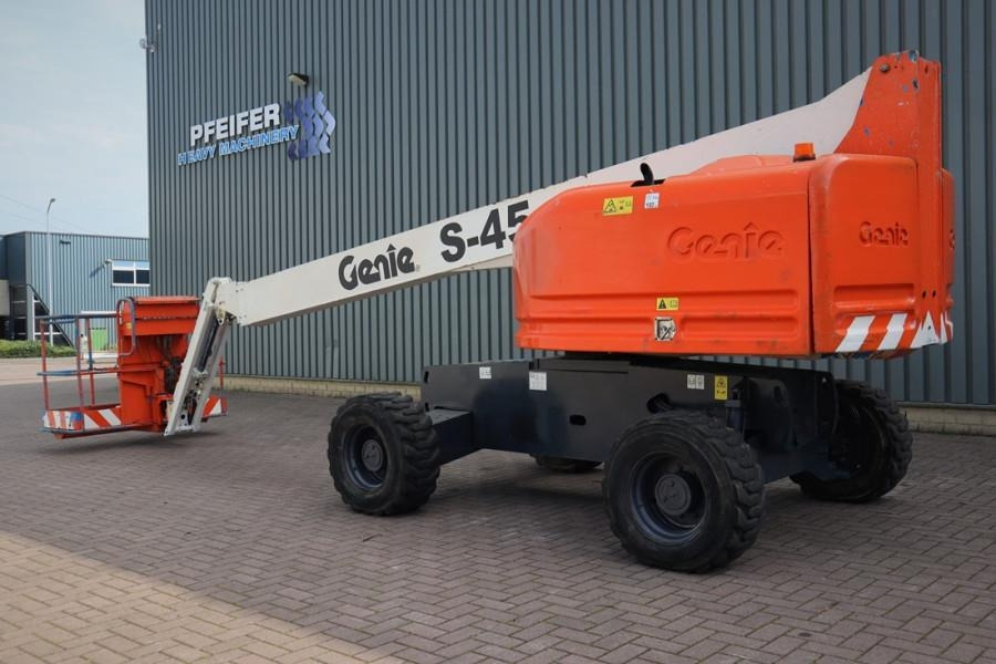 Telescopic boom Genie S45 Valid inspection, Diesel, 4x4 Drive, 15.72 m W: picture 8 Telescopic boom Genie S45 Valid inspection, Diesel, 4x4 Drive, 15.72 m W: picture 8