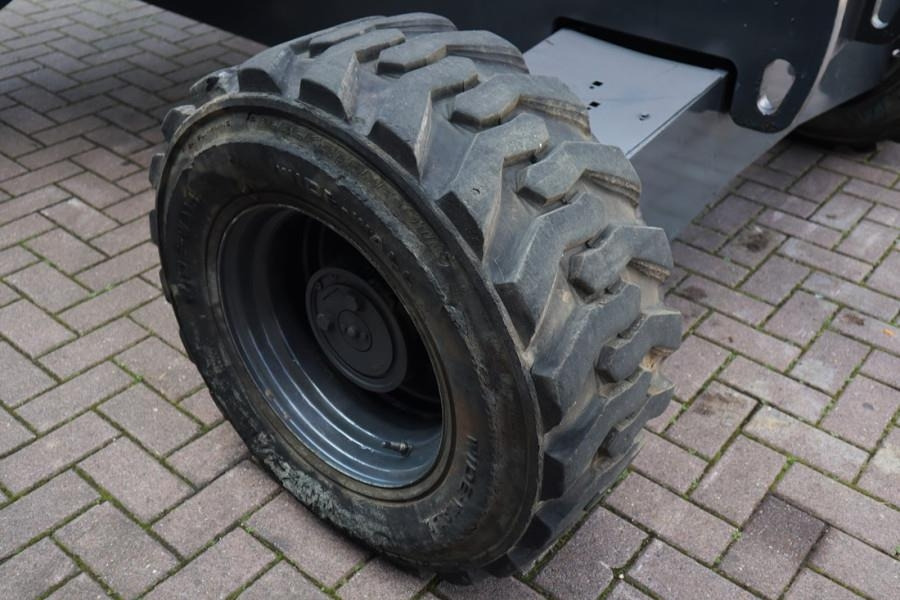 Telescopic boom Genie S45 Valid inspection, Diesel, 4x4 Drive, 15.72 m W: picture 15 Telescopic boom Genie S45 Valid inspection, Diesel, 4x4 Drive, 15.72 m W: picture 15