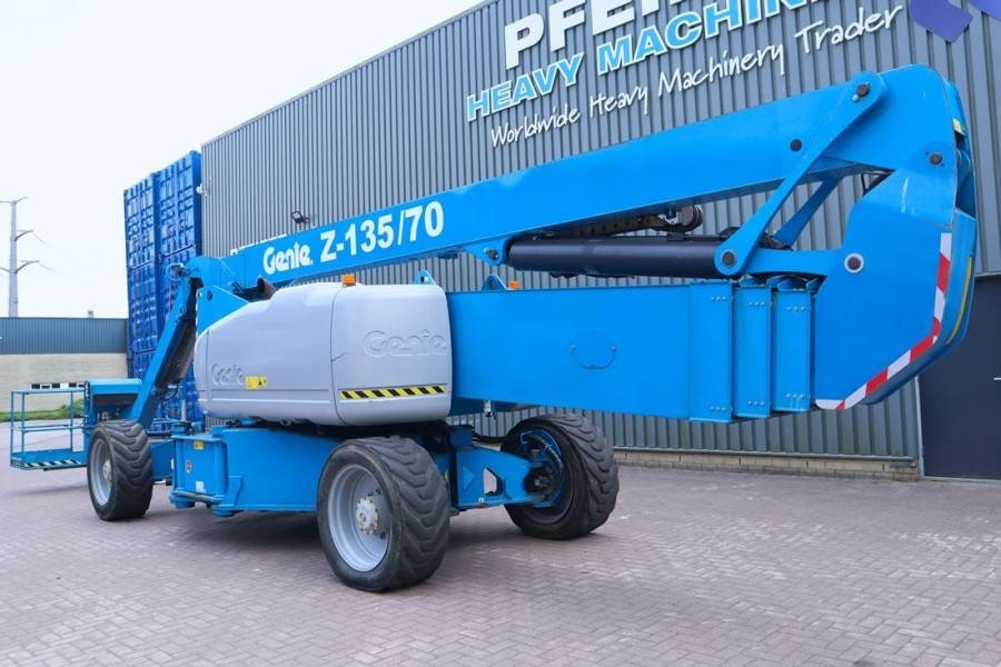 Articulated boom Genie ZX135/70 Diesel, 4x4x4 Drive, 43m Working Height,: picture 8