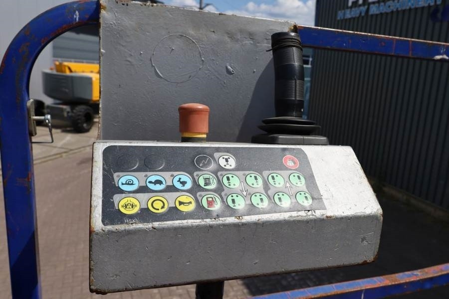 Haulotte H15SX Diesel, 4x4 Drive 15 Working Height, 500kg C - Scissor lift: picture 4 Haulotte H15SX Diesel, 4x4 Drive 15 Working Height, 500kg C - Scissor lift: picture 4