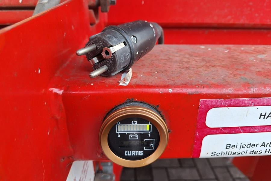 Holland Lift Combistar B-165EL25 Electric, 18.5m Working Height - Scissor lift: picture 5 Holland Lift Combistar B-165EL25 Electric, 18.5m Working Height - Scissor lift: picture 5