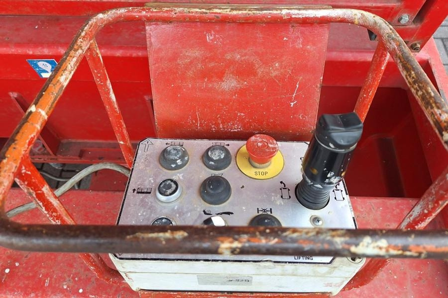 Holland Lift Combistar B-165EL25 Electric, 18.5m Working Height - Scissor lift: picture 4 Holland Lift Combistar B-165EL25 Electric, 18.5m Working Height - Scissor lift: picture 4