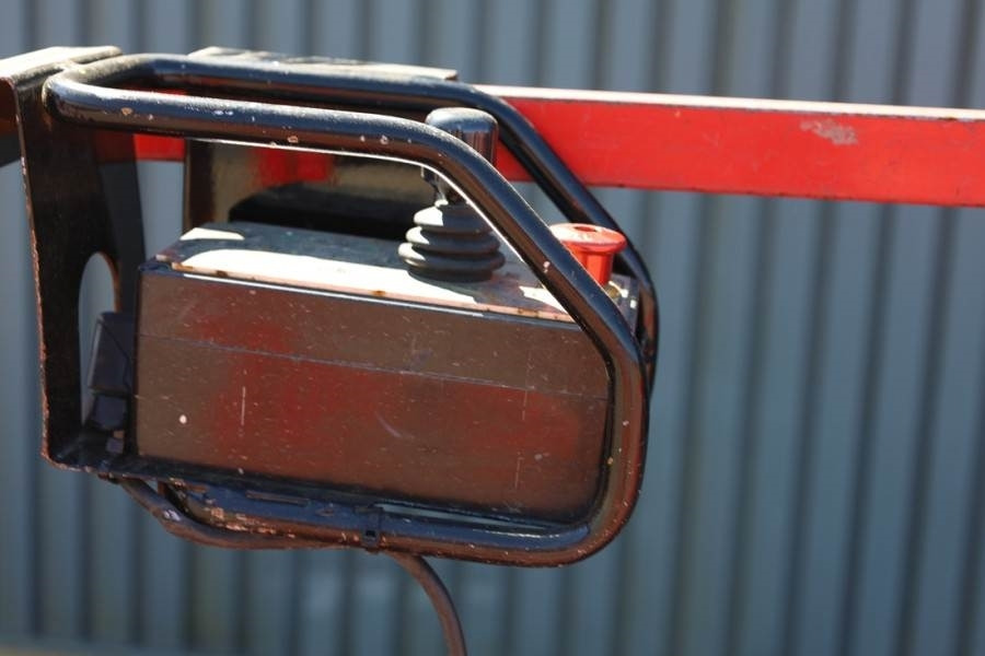Holland Lift Ecostar HL-11812 Electric, 14m Working Height, 300 - Scissor lift: picture 4 Holland Lift Ecostar HL-11812 Electric, 14m Working Height, 300 - Scissor lift: picture 4