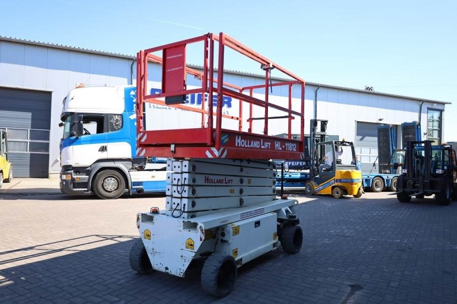 Holland Lift Ecostar HL-11812 Electric, 14m Working Height, 300 - Scissor lift: picture 2 Holland Lift Ecostar HL-11812 Electric, 14m Working Height, 300 - Scissor lift: picture 2